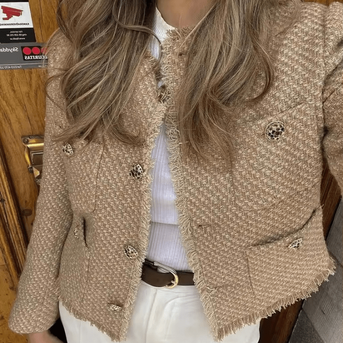 GISELA - ELEGANT JASJE MET GOUDEN KNOPEN